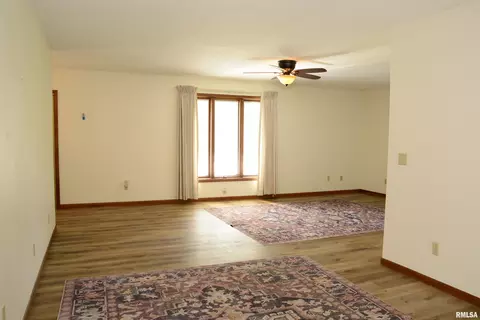 Living - 2103 Maple Ave, Macomb, IL 61455 photo 5 of 6