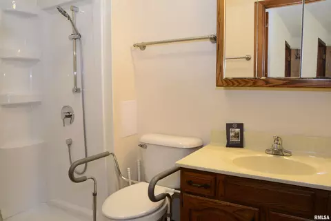 Bath - 2103 Maple Ave, Macomb, IL 61455 photo 1 of 2