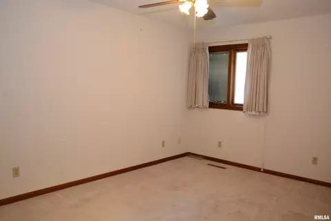 Bedroom - 2103 Maple Ave, Macomb, IL 61455 photo 3 of 3