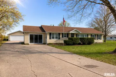 12144 N 1050th Rd, Macomb, IL 61455