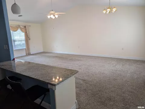 Living - 1506 Apache Dr, Marion, IL 62959 photo 4 of 7