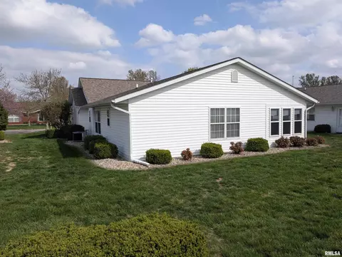 Exterior - 1506 Apache Dr, Marion, IL 62959 photo 7 of 9