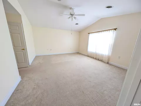 Bedroom - 1506 Apache Dr, Marion, IL 62959 photo 3 of 4