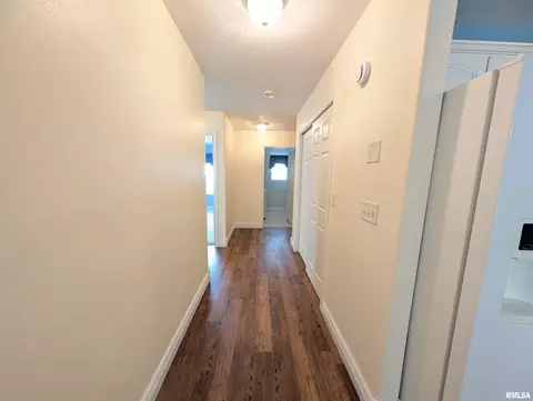 Entry Way - 1506 Apache Dr, Marion, IL 62959 photo 1 of 4