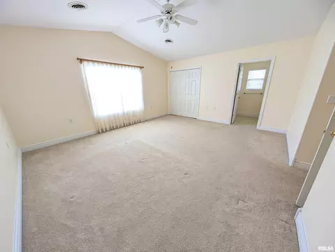 Bedroom - 1506 Apache Dr, Marion, IL 62959 photo 4 of 4