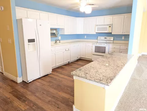Kitchen - 1506 Apache Dr, Marion, IL 62959 photo 1 of 3
