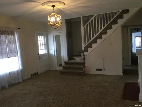 Living - 300 W Spring St, Anna, IL 62906 photo 3 of 3