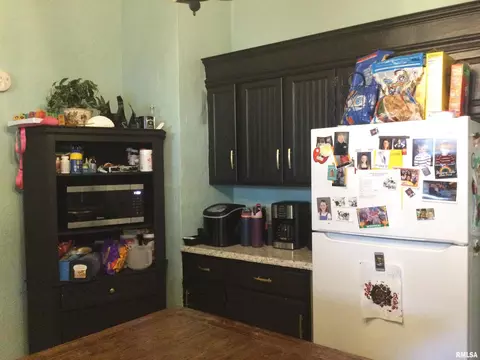 Kitchen - 300 W Spring St, Anna, IL 62906 photo 3 of 3