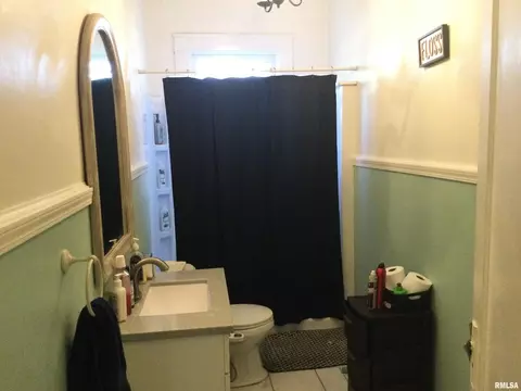 Bath - 300 W Spring St, Anna, IL 62906 photo 1 of 3