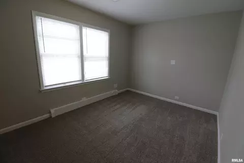 Bedroom - 301 E Melbourne Ave, Peoria, IL 61603 photo 9 of 10