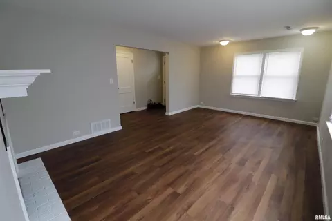 Other - 301 E Melbourne Ave, Peoria, IL 61603 photo 1 of 6