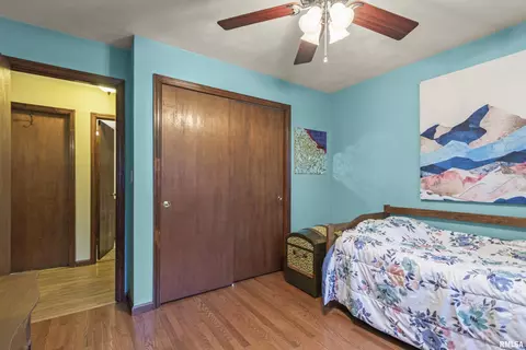 Bedroom - 834 E Fairview St, Peoria, IL 61615 photo 2 of 6