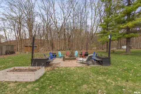 Exterior - 834 E Fairview St, Peoria, IL 61615 photo 6 of 9
