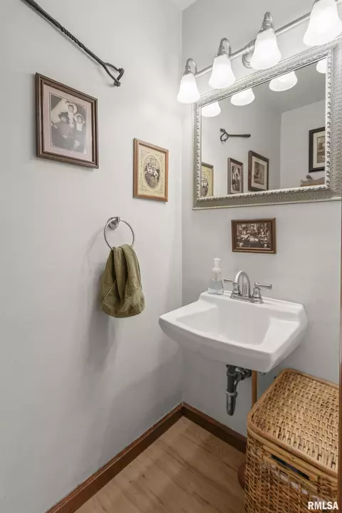 Bath - 834 E Fairview St, Peoria, IL 61615 photo 1 of 3