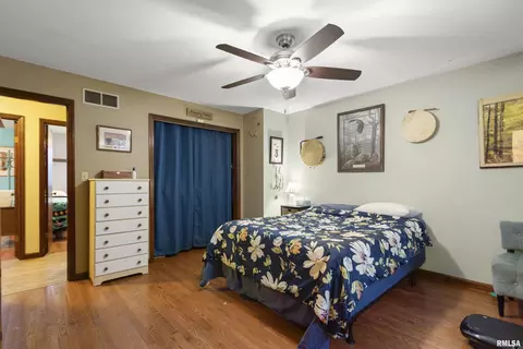 Bedroom - 834 E Fairview St, Peoria, IL 61615 photo 6 of 6
