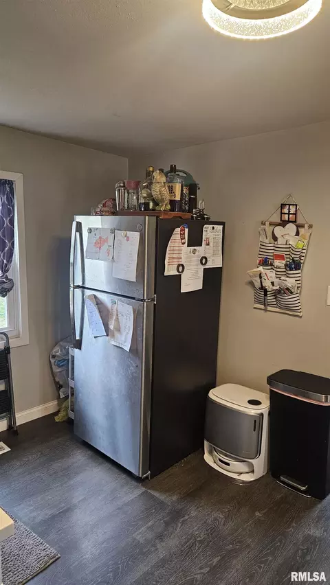 Kitchen - 146 E Polk St, Cuba, IL 61427 photo 3 of 3
