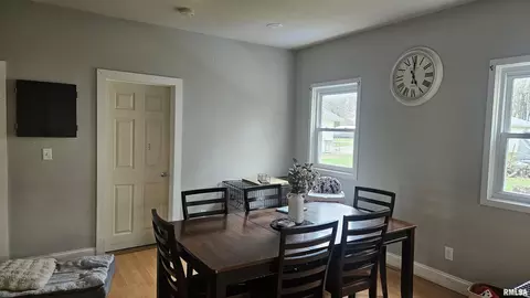 Entry Way - 146 E Polk St, Cuba, IL 61427 photo 2 of 3