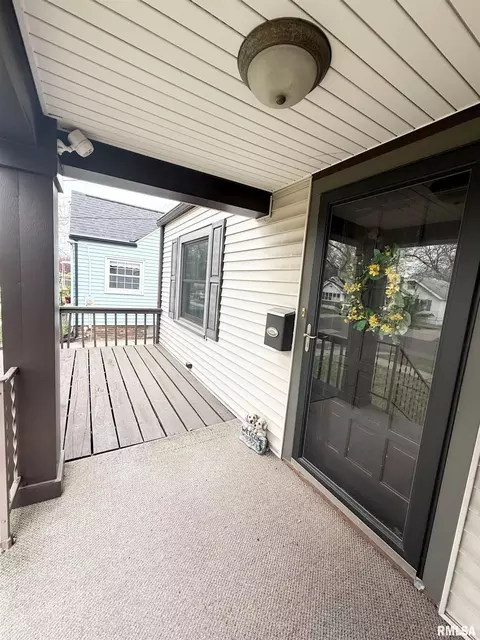 Exterior - 1002 E Willcox Ave, Peoria, IL 61603 photo 3 of 7