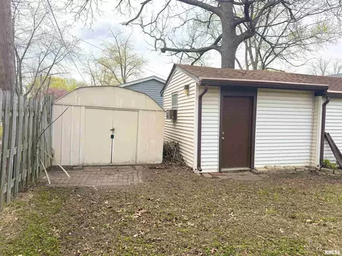 Exterior - 1002 E Willcox Ave, Peoria, IL 61603 photo 5 of 7