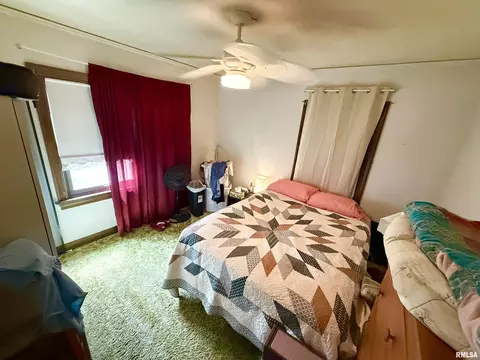 Bedroom - 1002 E Willcox Ave, Peoria, IL 61603 photo 2 of 2