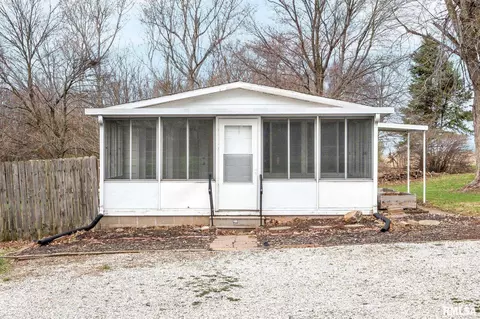 1055 2nd St, Camp Grove, IL 61424
