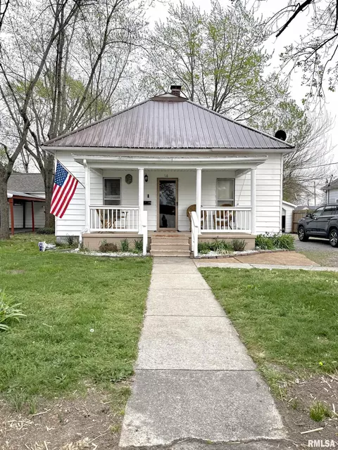 10 S Linden St, Du Quoin, IL 62832
