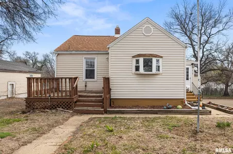 1414 Black St, Pekin, IL 61554
