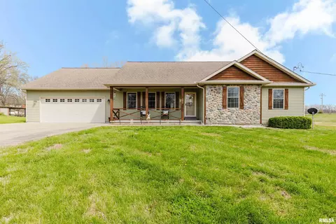1630 S Division St, Carterville, IL 62918