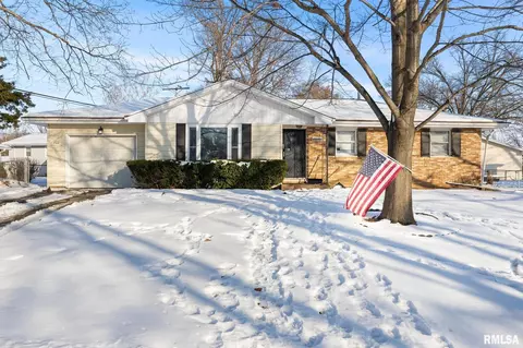 5514 N Jesters Ct, Peoria, IL 61614