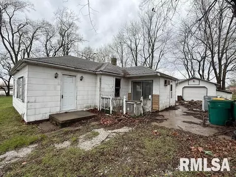 1110 W Piper St, Macomb, IL 61455