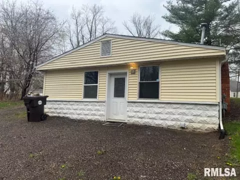 129 131 Edgehill Ave, Creve Coeur, IL 61610