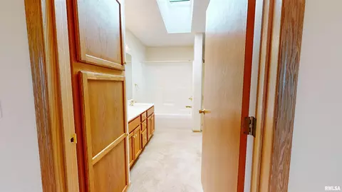 Entry Way - 2 Royal Ct, Washington, IL 61571 photo 1 of 1
