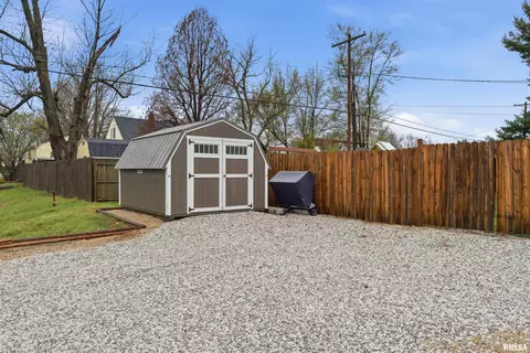 Exterior - 121 Bess St, Washington, IL 61571 photo 10 of 10