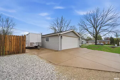 Exterior - 121 Bess St, Washington, IL 61571 photo 9 of 10