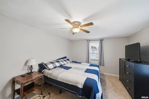Bedroom - 121 Bess St, Washington, IL 61571 photo 2 of 6