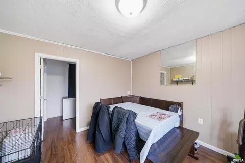 Dining - 121 Bess St, Washington, IL 61571 photo 1 of 1