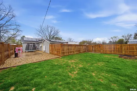 Exterior - 121 Bess St, Washington, IL 61571 photo 6 of 10