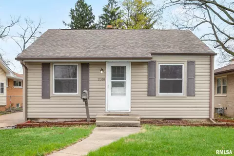 2310 W Heading Ave, West Peoria, IL 61604