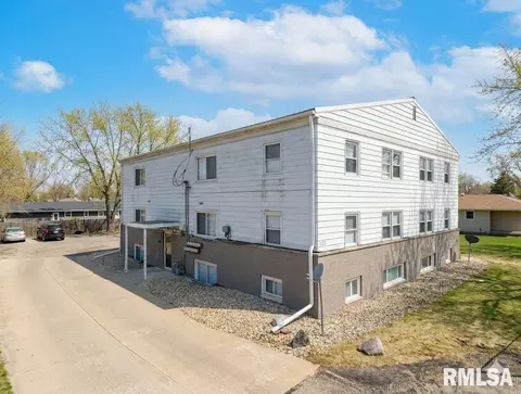 522 N Main St, Hanna City, IL 61536