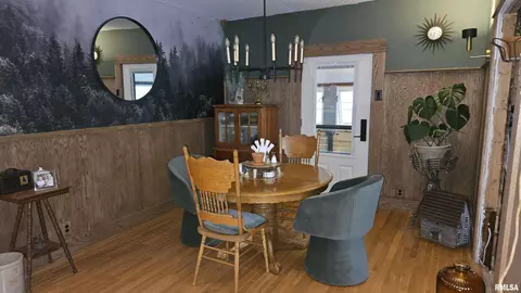 Dining - 658 Keeling Ct, Canton, IL 61520 photo 2 of 4