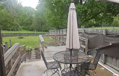 Exterior - 658 Keeling Ct, Canton, IL 61520 photo 2 of 7