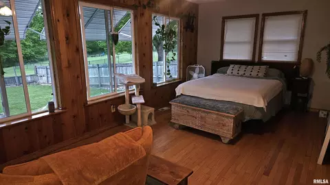 Bedroom - 658 Keeling Ct, Canton, IL 61520 photo 3 of 5