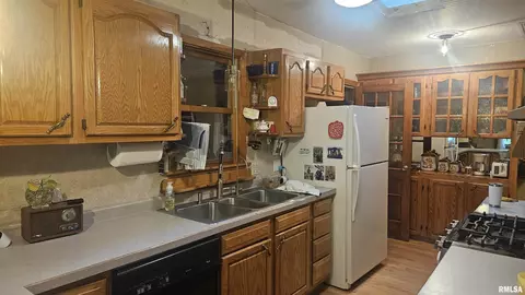 Other - 658 Keeling Ct, Canton, IL 61520 photo 4 of 6