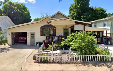 658 Keeling Ct, Canton, IL 61520