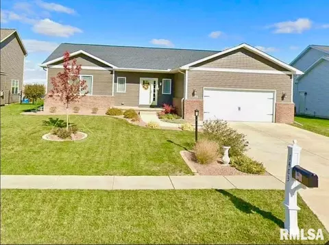 1403 Westminster Dr, Washington, IL 61571