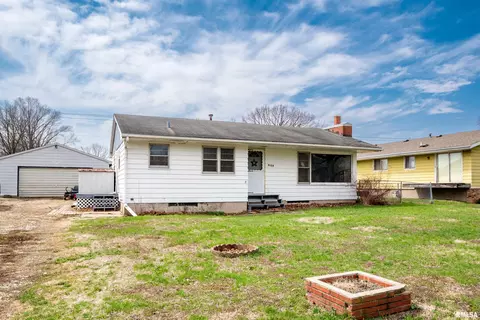 5024 E Lawrence Ave, Chillicothe, IL 61523
