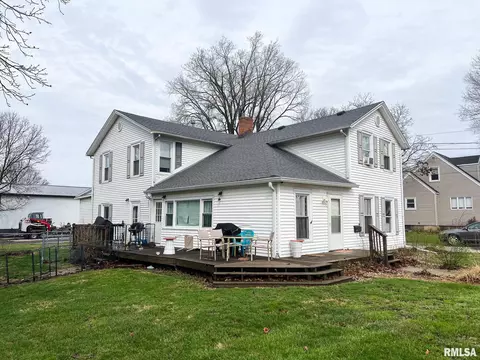 Exterior - 208 N Myers St, Eureka, IL 61530 photo 3 of 7