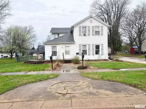 208 N Myers St, Eureka, IL 61530
