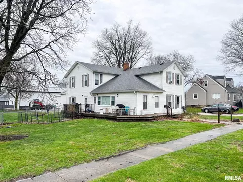 Exterior - 208 N Myers St, Eureka, IL 61530 photo 2 of 7
