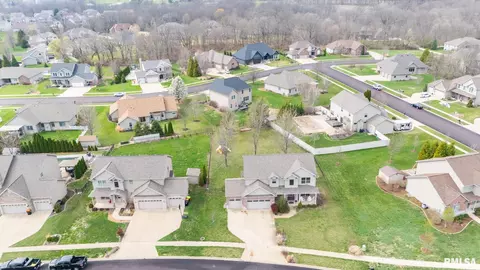 View/Area - 1716 Rustic Oak Dr, Washington, IL 61571 photo 3 of 5